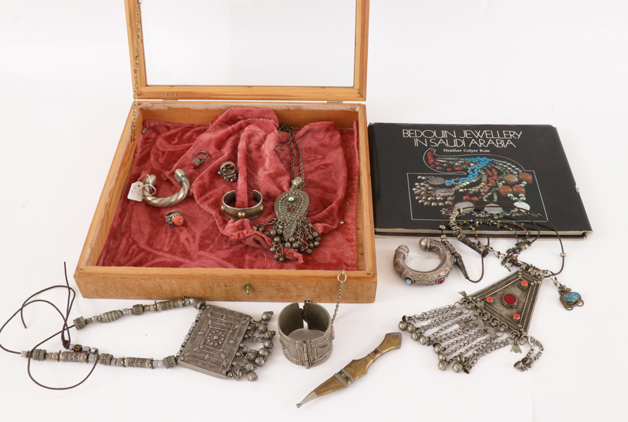 Beduinsmycken, m.m. bl.a. låghaltigt silver