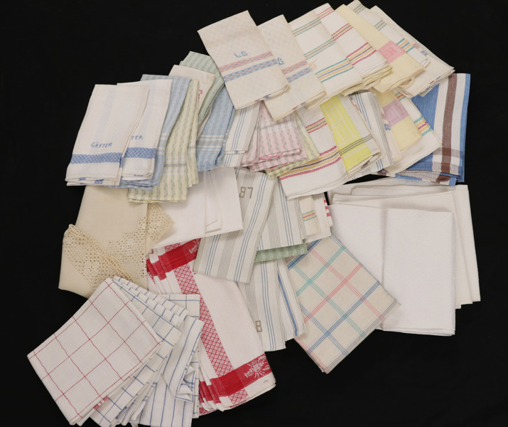 Parti handdukar och servetter, mestadels linne