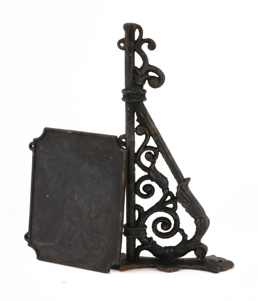 Fasadskylt med fäste, 2000-tal