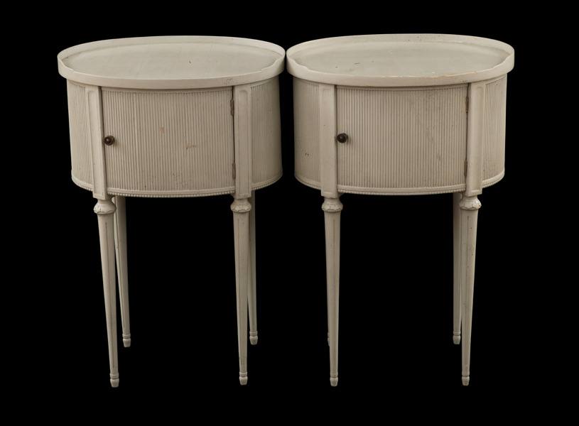 Nattduksbord ett par, gustaviansk stil, 1900-talets första hälft
