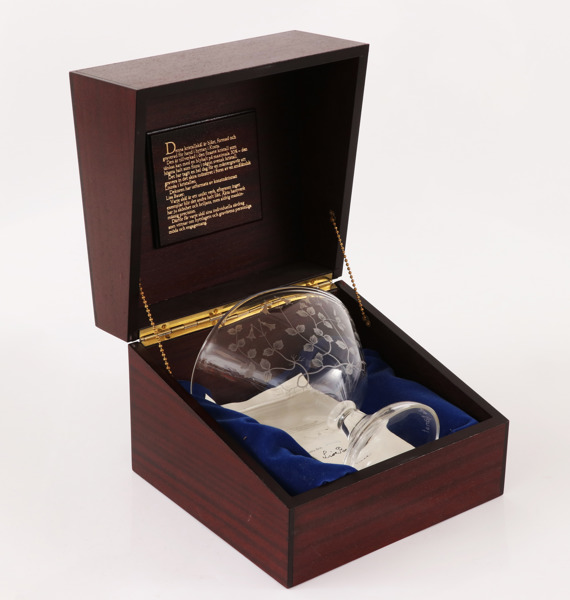 Skål på fot, Lisa Bauer för Kosta Boda