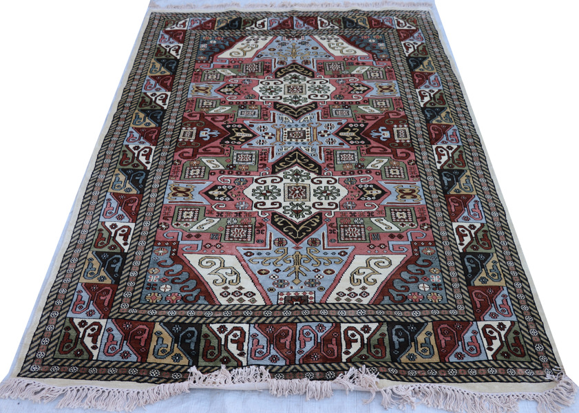 Handknuten matta, orientalisk