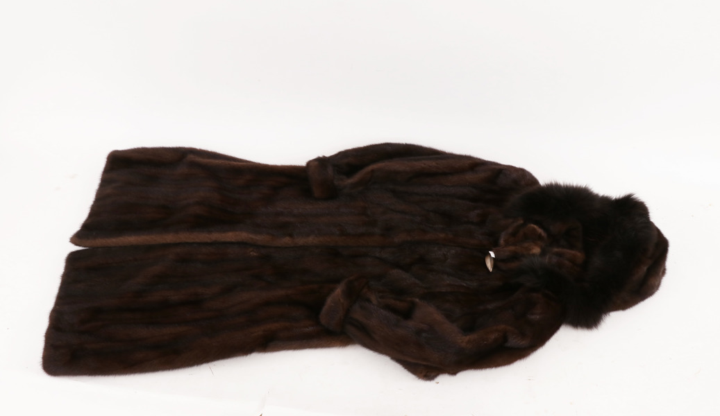 Kappa med huva, Qvarnströms