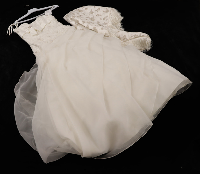 Brudklänning med sjal