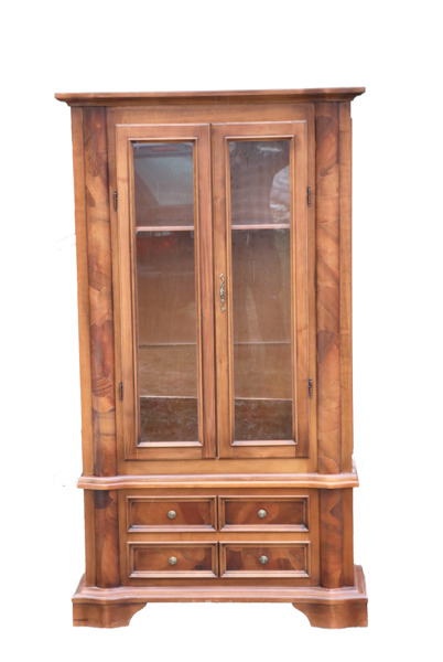 Vitrinskåp, Amadeus, 1900-talets slut