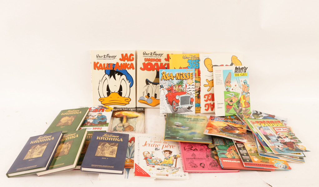 Parti serieböcker och serietidningar