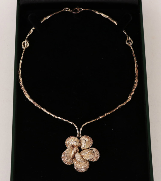 Halsband med hänge, sterlingsilver, Theresia Hvorslev