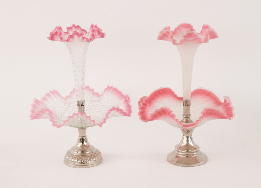 Uppsatsskålar med strutvas 2st, tidigt 1900-tal