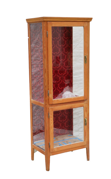 Vitrinskåp, 1900-talets första hälft