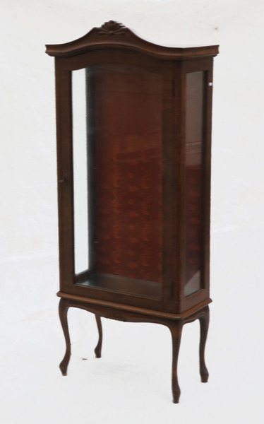 Vitrinskåp, rokokostil, 1900-tal