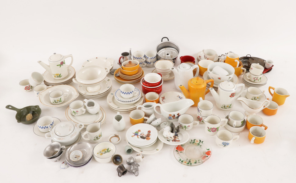 Parti barn- och dockservisdelar, m.m.