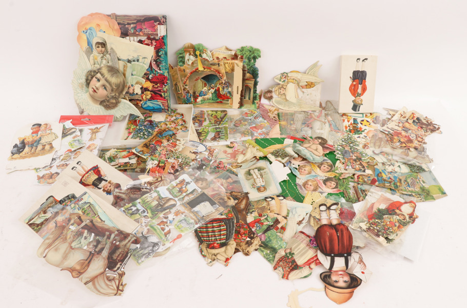 Parti bokmärken och klippdockor, bl.a. 1900-talets första hälft