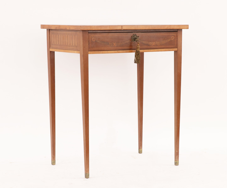 Damarbetsbord, gustaviansk stil, 1800-tal