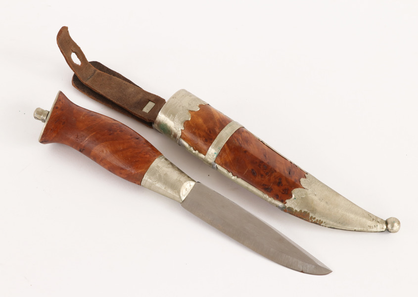 Kniv med slida, monogramsignerad AL