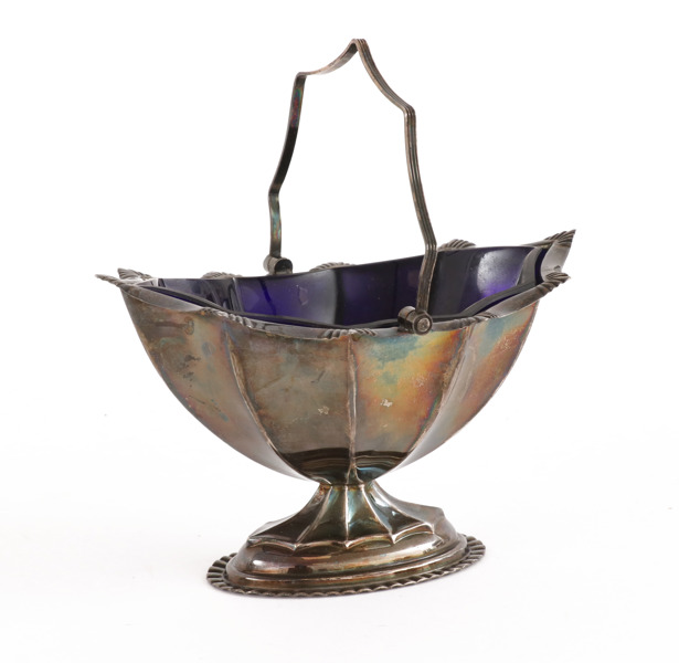 Korg med hänkel, sterlingsilver, England, 1900-talets första hälft