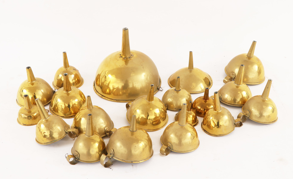 Trattar i mässing 19st, mestadels 1800-tal