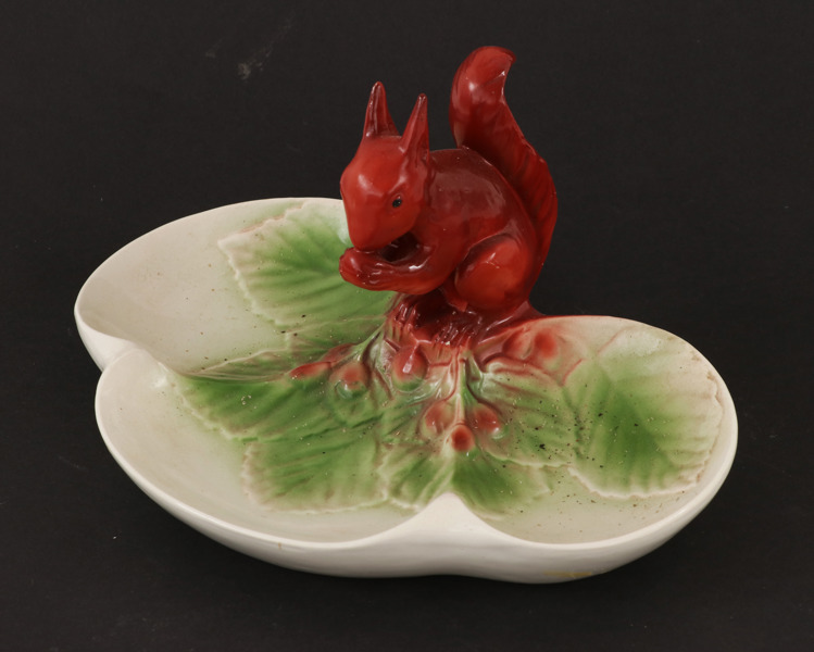 Nötskål, Gustavsberg, daterad 1934