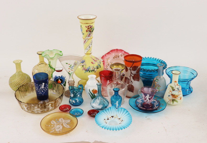 Parti emaljmålat glas, omkring år 1900