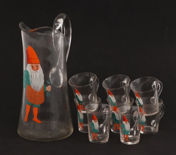 Tillbringare med 8st glöggmuggar, 1900-talets första hälft