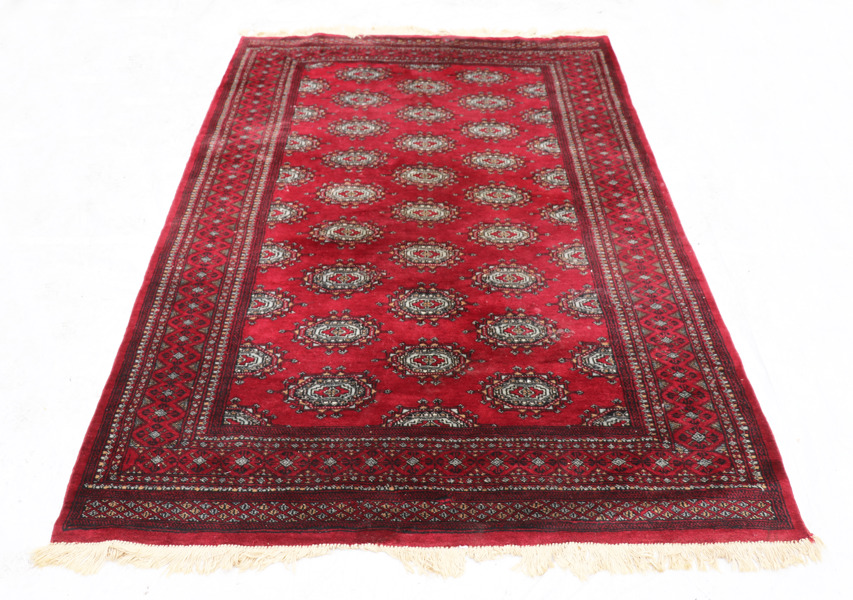 Handknuten matta, orientalisk