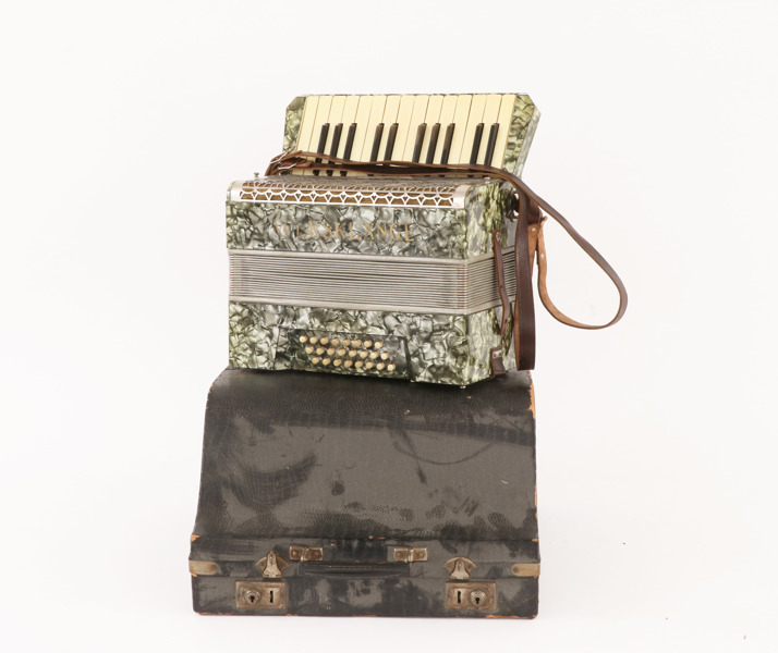 Pianodragspel, Volksklänge