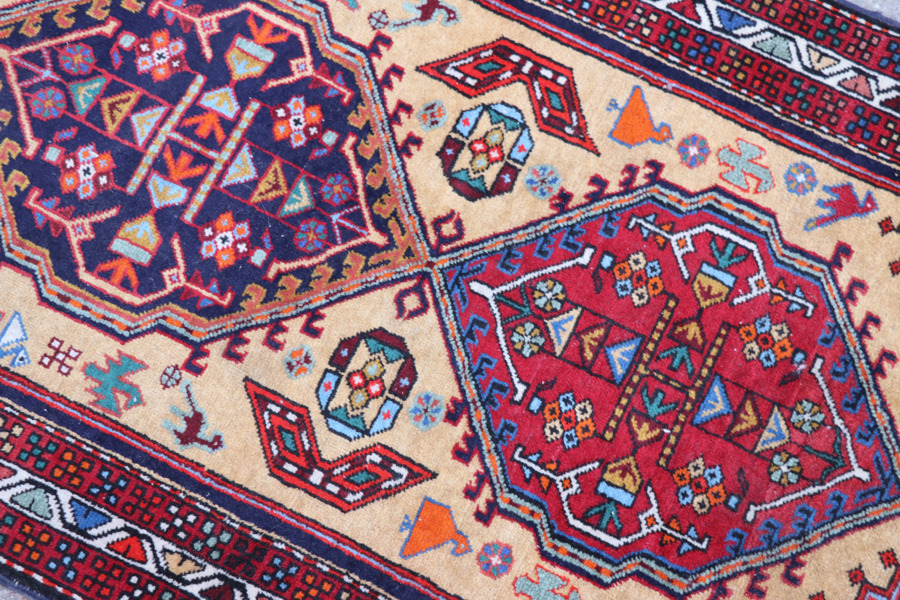 Handknuten matta, orientalisk