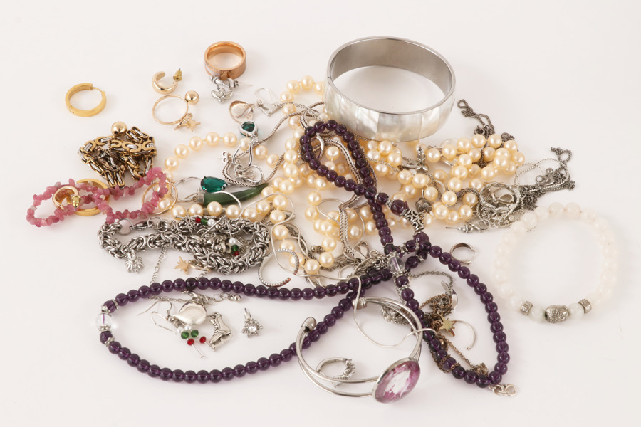 Parti smycken, bl.a. silver