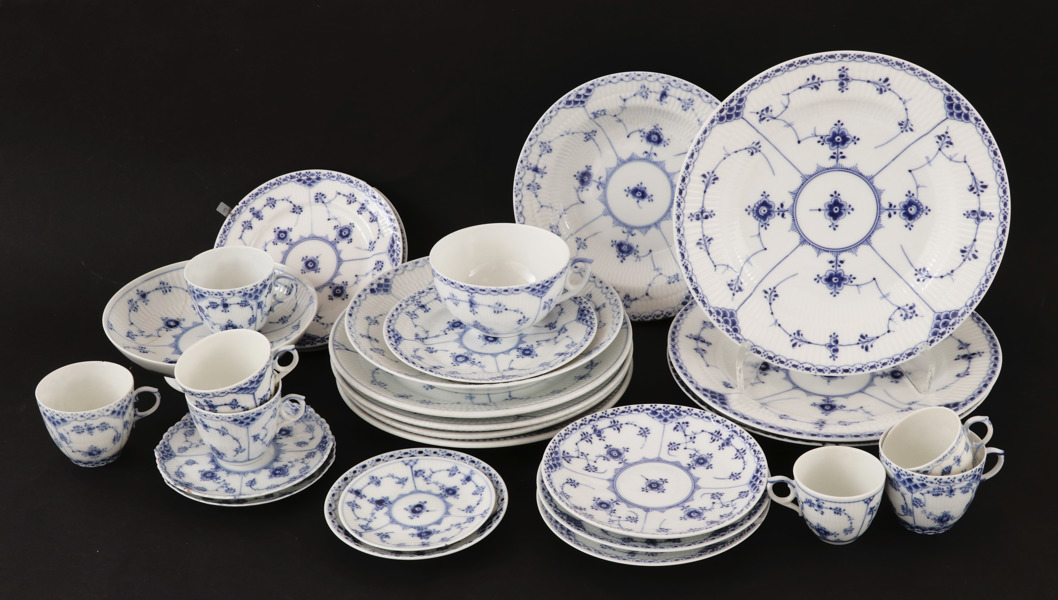 Mat- och kaffeservisdelar, "Musselmalet", Royal Copenhagen, Danmark