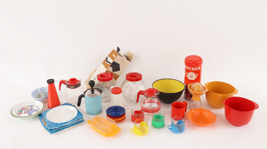 Parti plastföremål, 1900-talets andra hälft