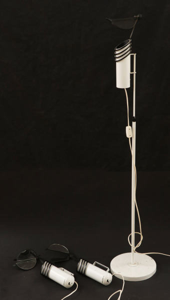 Golvlampa samt vägglampor ett par, "Skarabé", Ateljé Lyktan