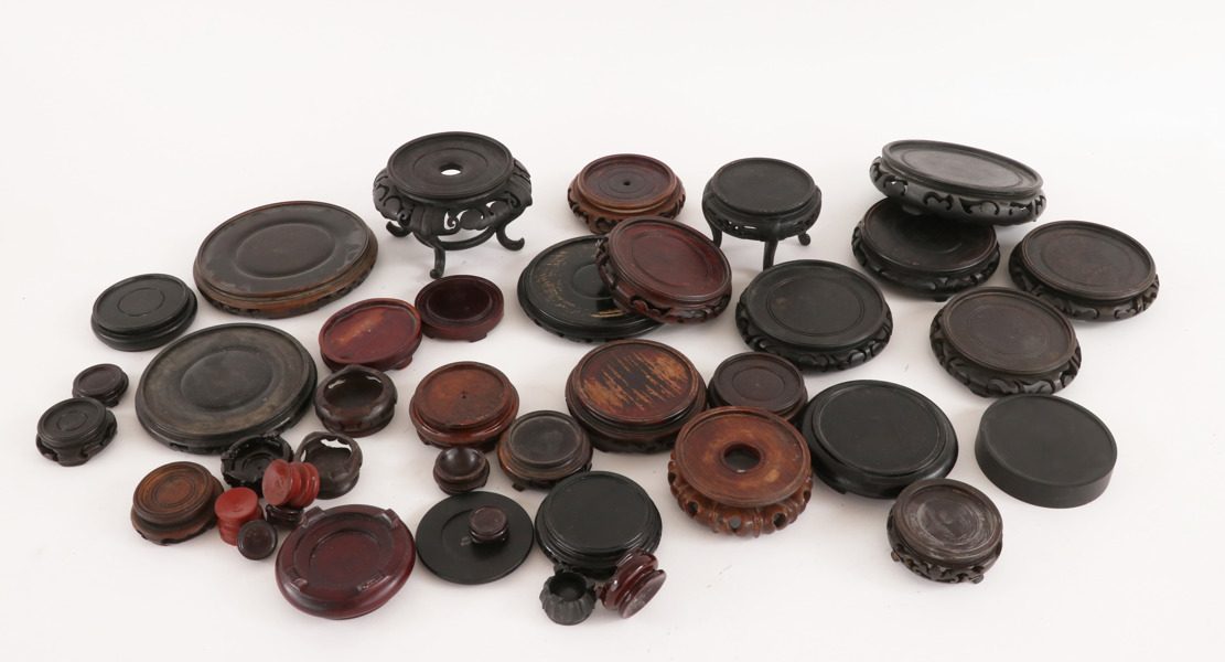 Parti ställ och socklar, Asien