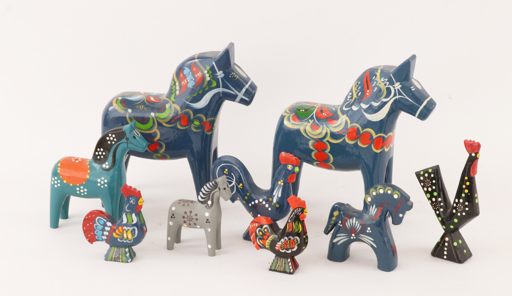 Dalahästar och tuppar 9 delar, mestadels John Gudmunds, Rättvik