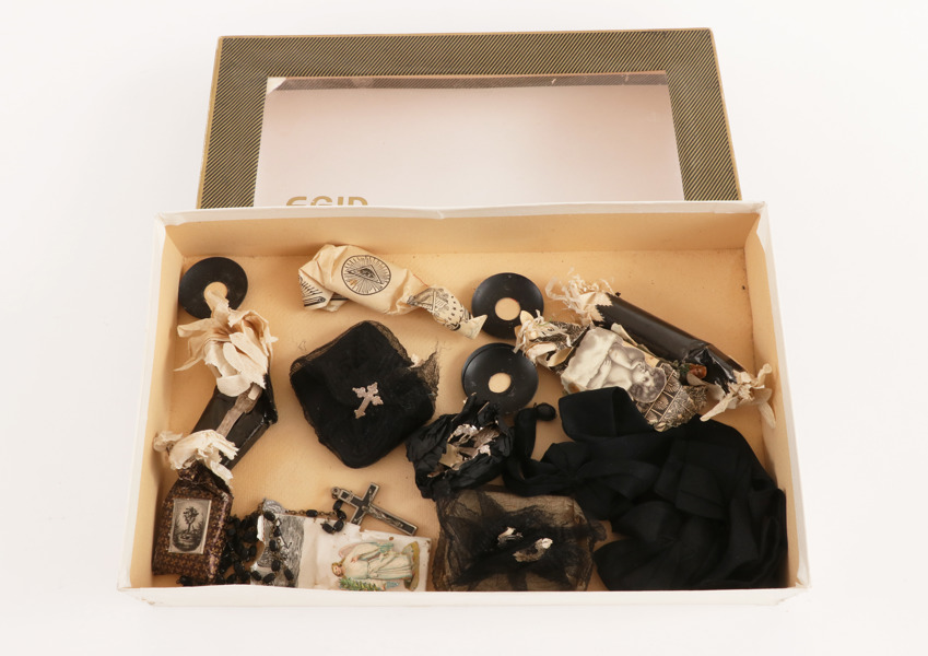 Parti begravningskonfekt, tidigt 1900-tal