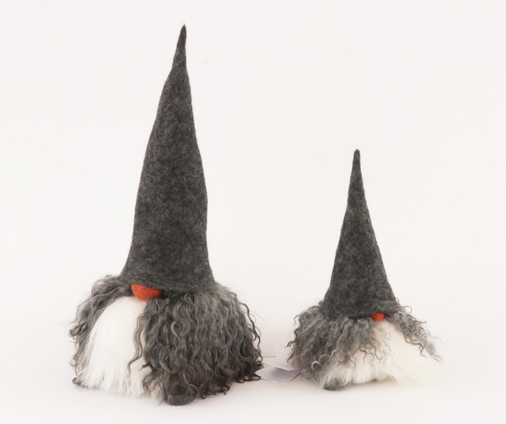 Figurer 2st, "Åsas Tomtebod"