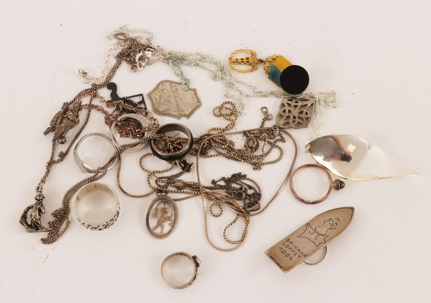 Parti smycken, m.m. mestadels silver