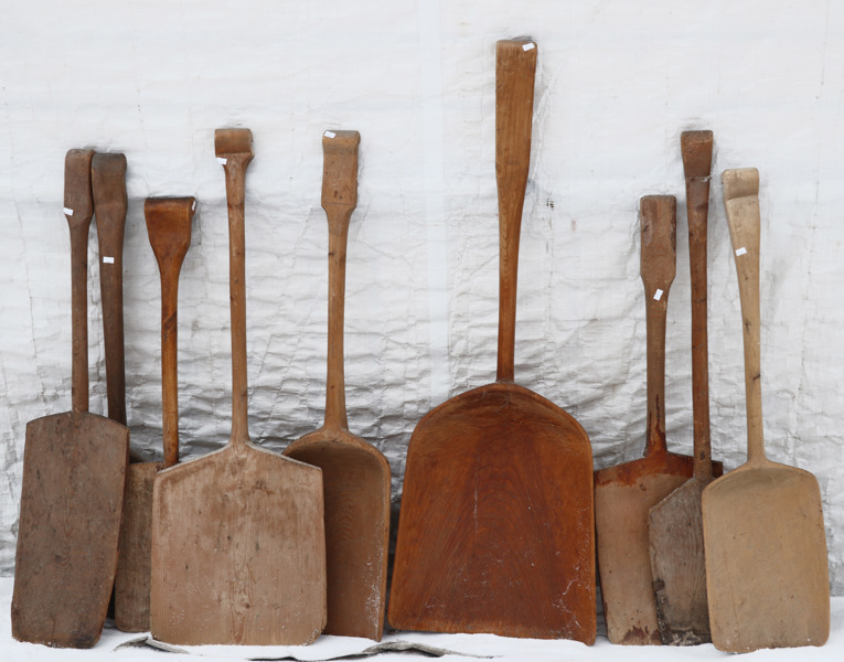 Spadar och skyfflar 9 delar, allmoge, bl.a. 1800-tal