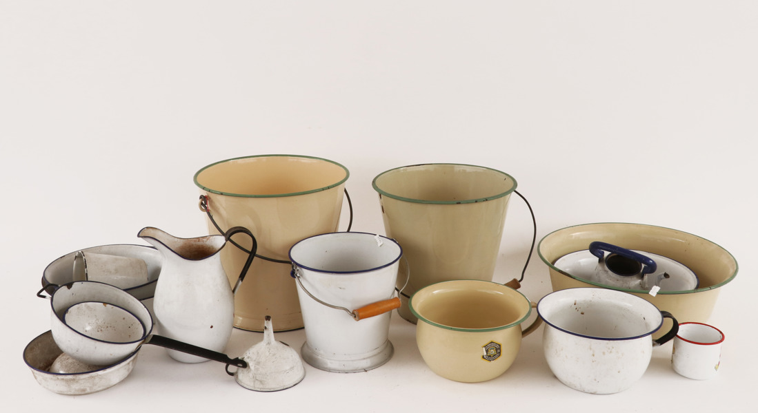 Parti emaljerat, mestadels Kockums