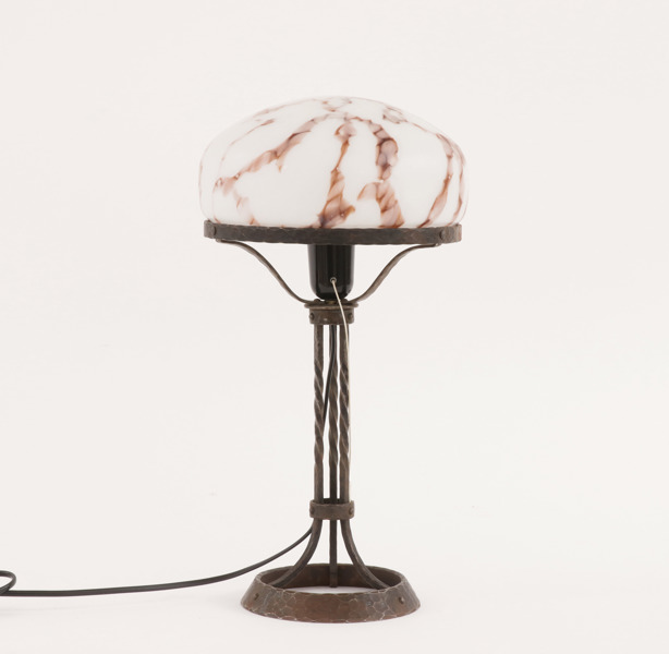 Bordslampa, 1900-talets första hälft