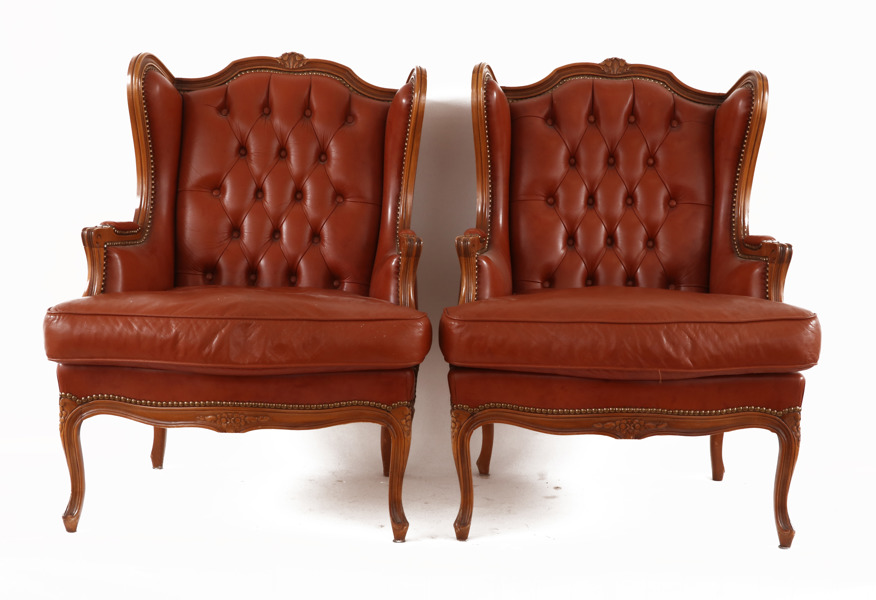 Öronlappsfåtöljer ett par, rokokostil, 1900-talets andra hälft