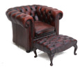 Fåtölj med fotpall, Chesterfieldmodell, Winchester Furniture, England