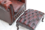 Fåtölj med fotpall, Chesterfieldmodell, Winchester Furniture, England