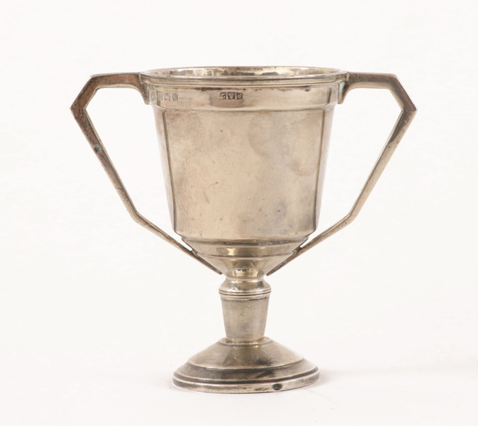 Pokal i silver, mellanöstern, 1900-tal