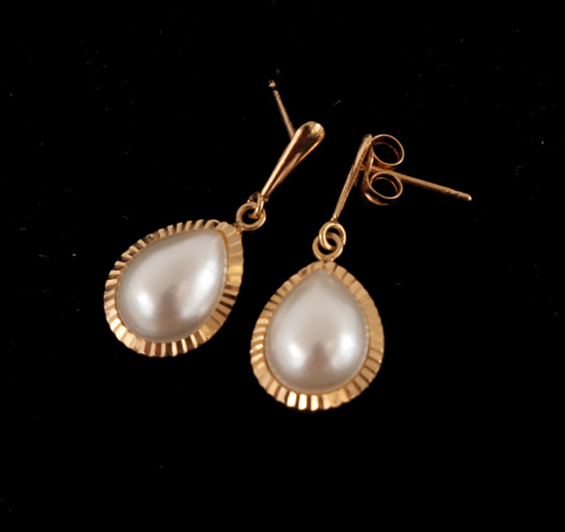 Örhängen ett par, 18k