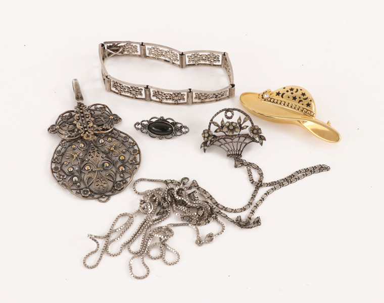 Parti smycken, bl.a. silver