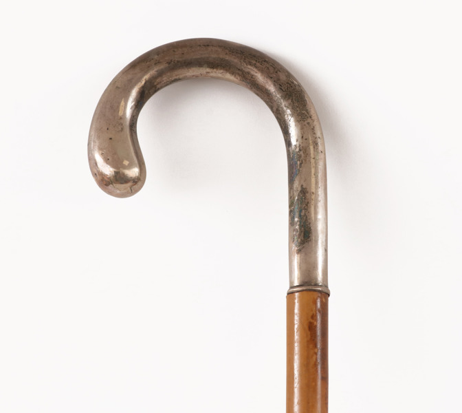 Spatserkäpp med silverhandtag