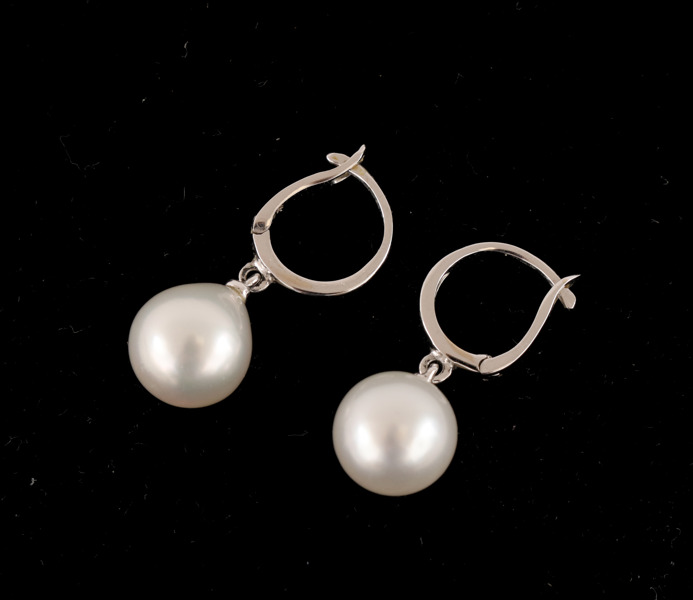 Örhängen ett par, 14k vitguld