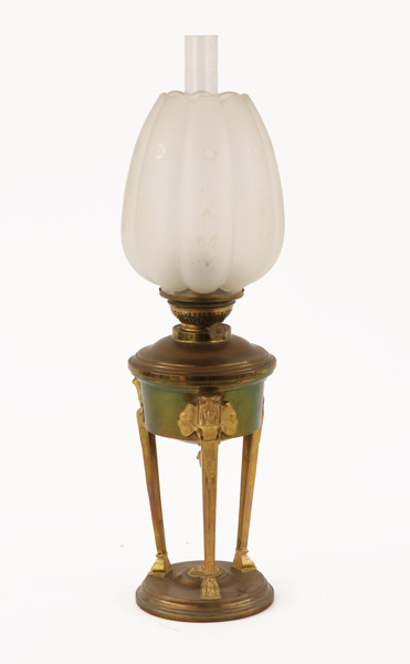 Bordsfotogenlampa, empirestil, omkring år 1900