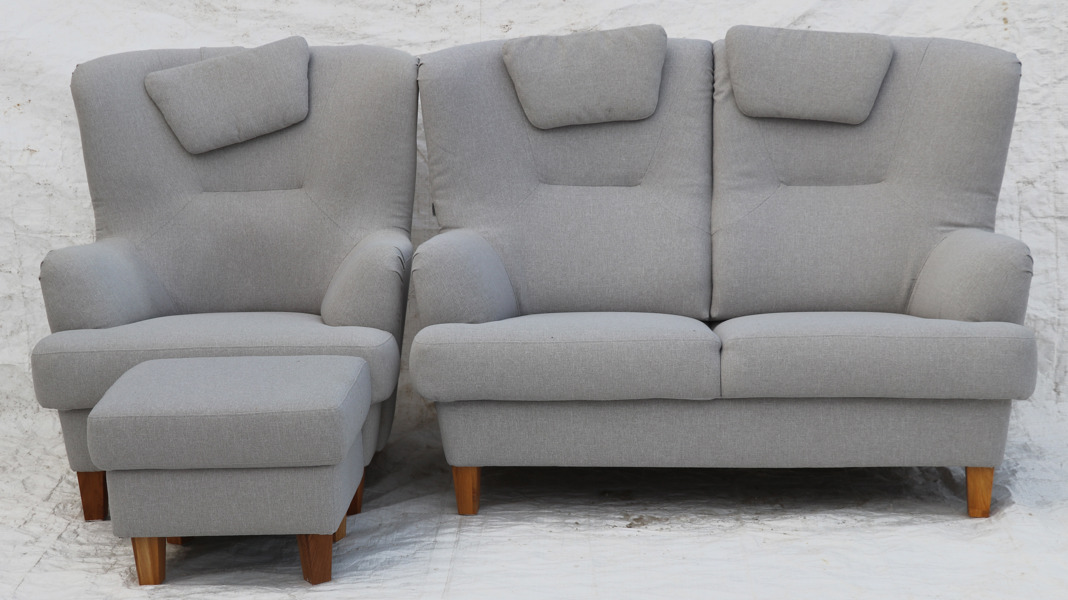 Tvåsitssoffa och fåtölj, Hjort Knudsen, 2000-tal