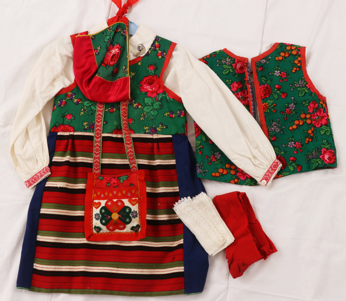 Flickdräkt, Rättvik