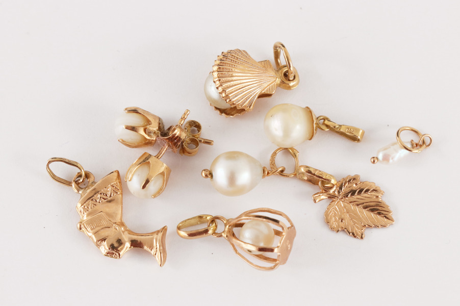 Hängen och örhängen 9 delar, 18k